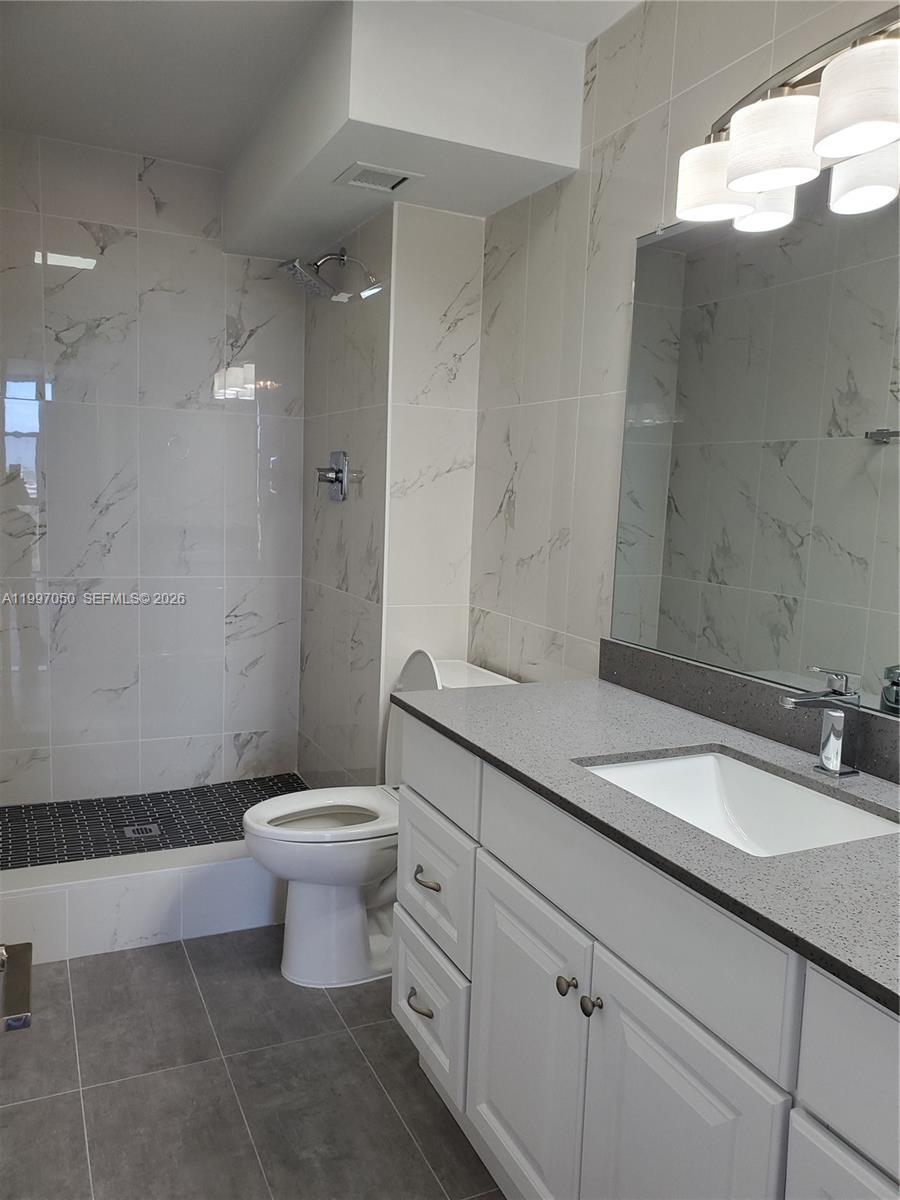 13499 Biscayne Blvd #1105, North Miami FL 33181