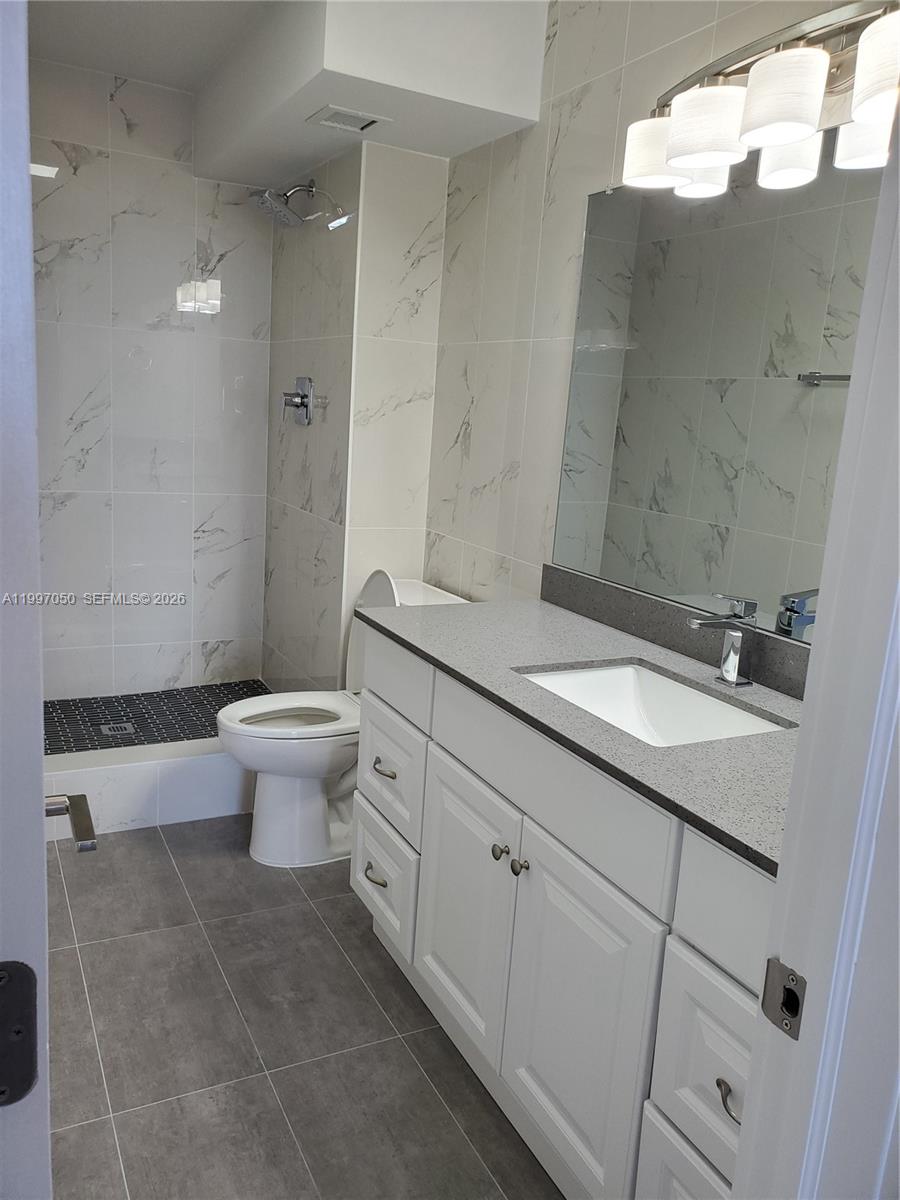 13499 Biscayne Blvd #1105, North Miami FL 33181