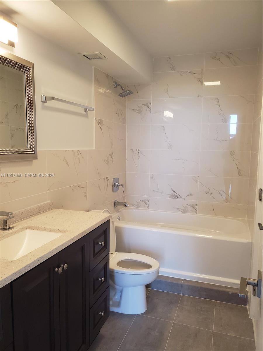13499 Biscayne Blvd #1105, North Miami FL 33181