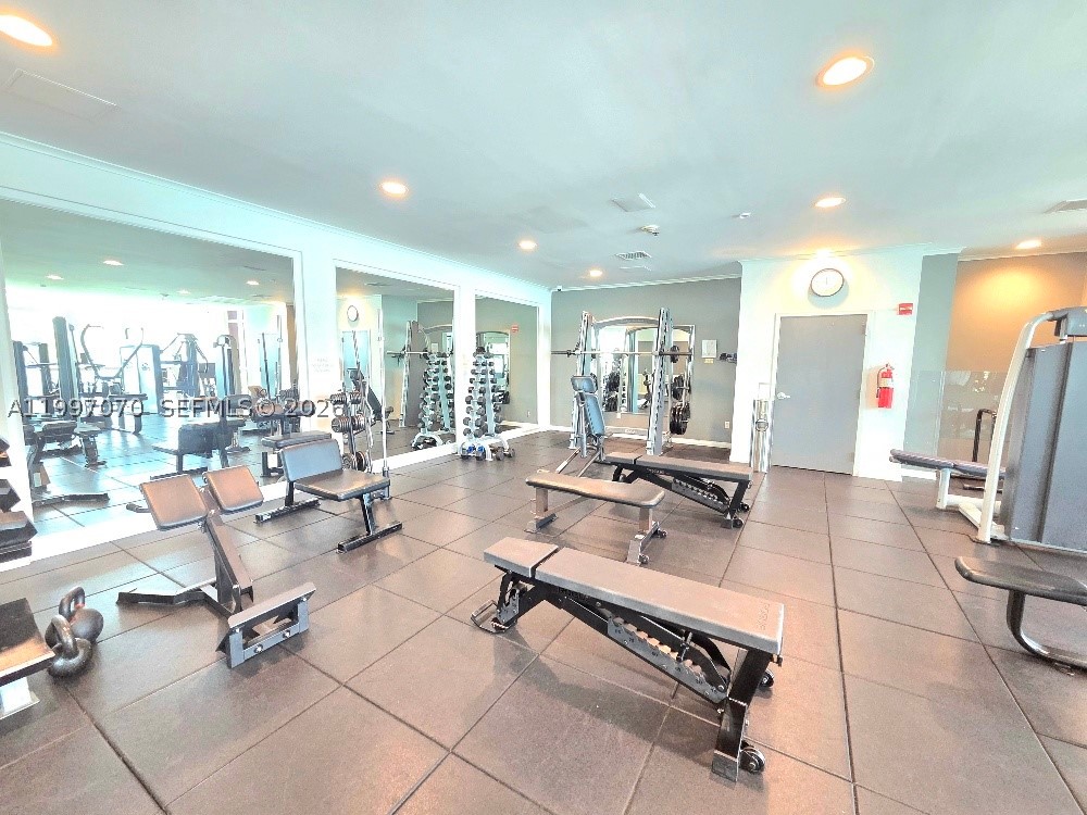 1155 Brickell Bay Dr #2006, Miami FL 33131
