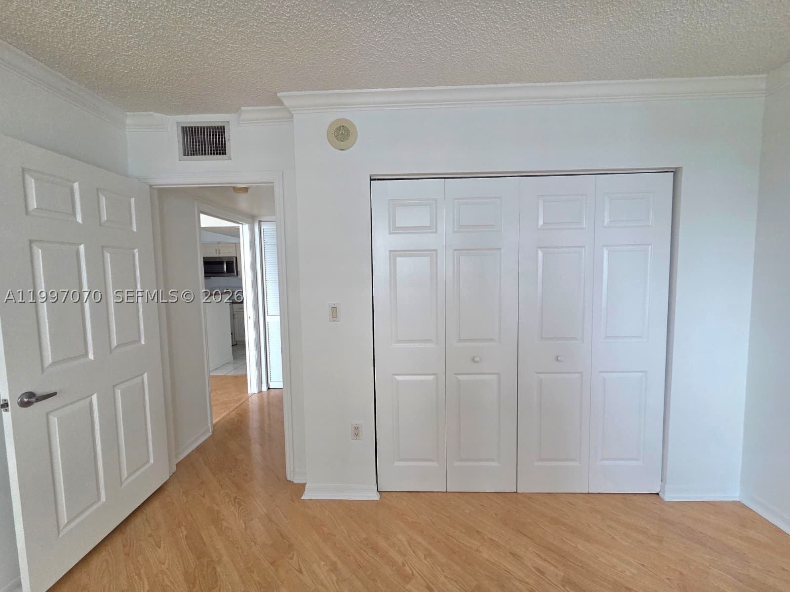 1155 Brickell Bay Dr #2006, Miami FL 33131