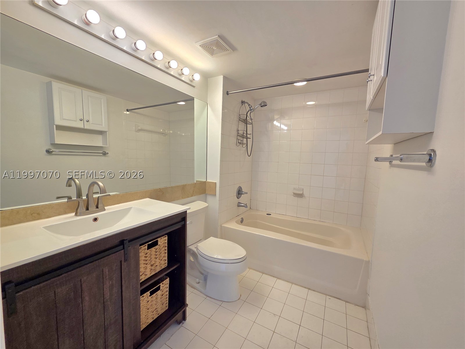 1155 Brickell Bay Dr #2006, Miami FL 33131
