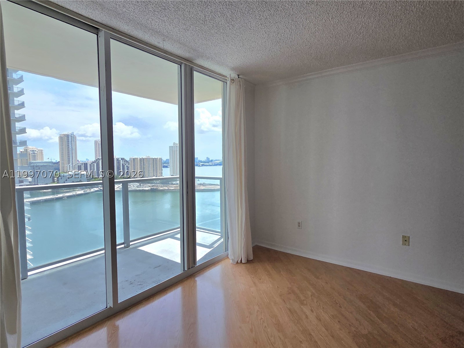 1155 Brickell Bay Dr #2006, Miami FL 33131