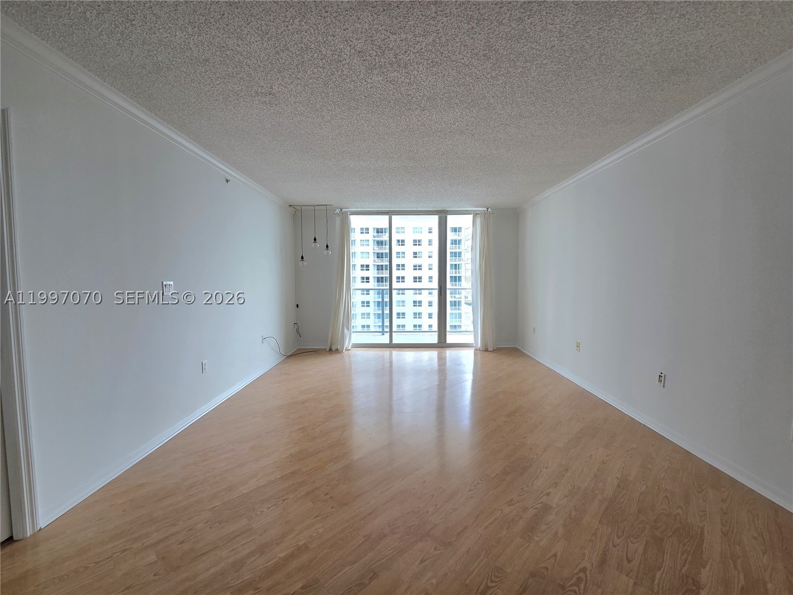 1155 Brickell Bay Dr #2006, Miami FL 33131