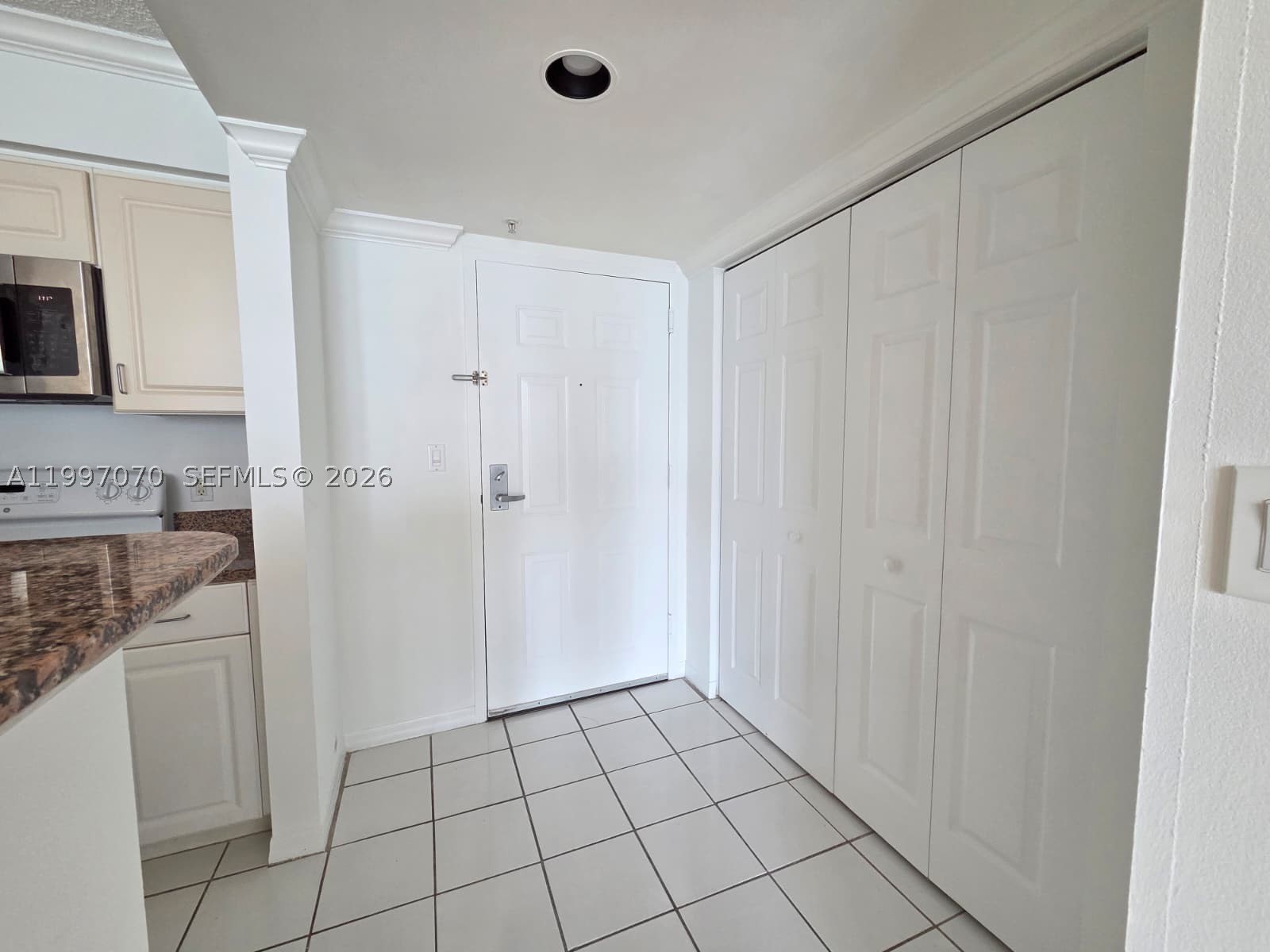 1155 Brickell Bay Dr #2006, Miami FL 33131
