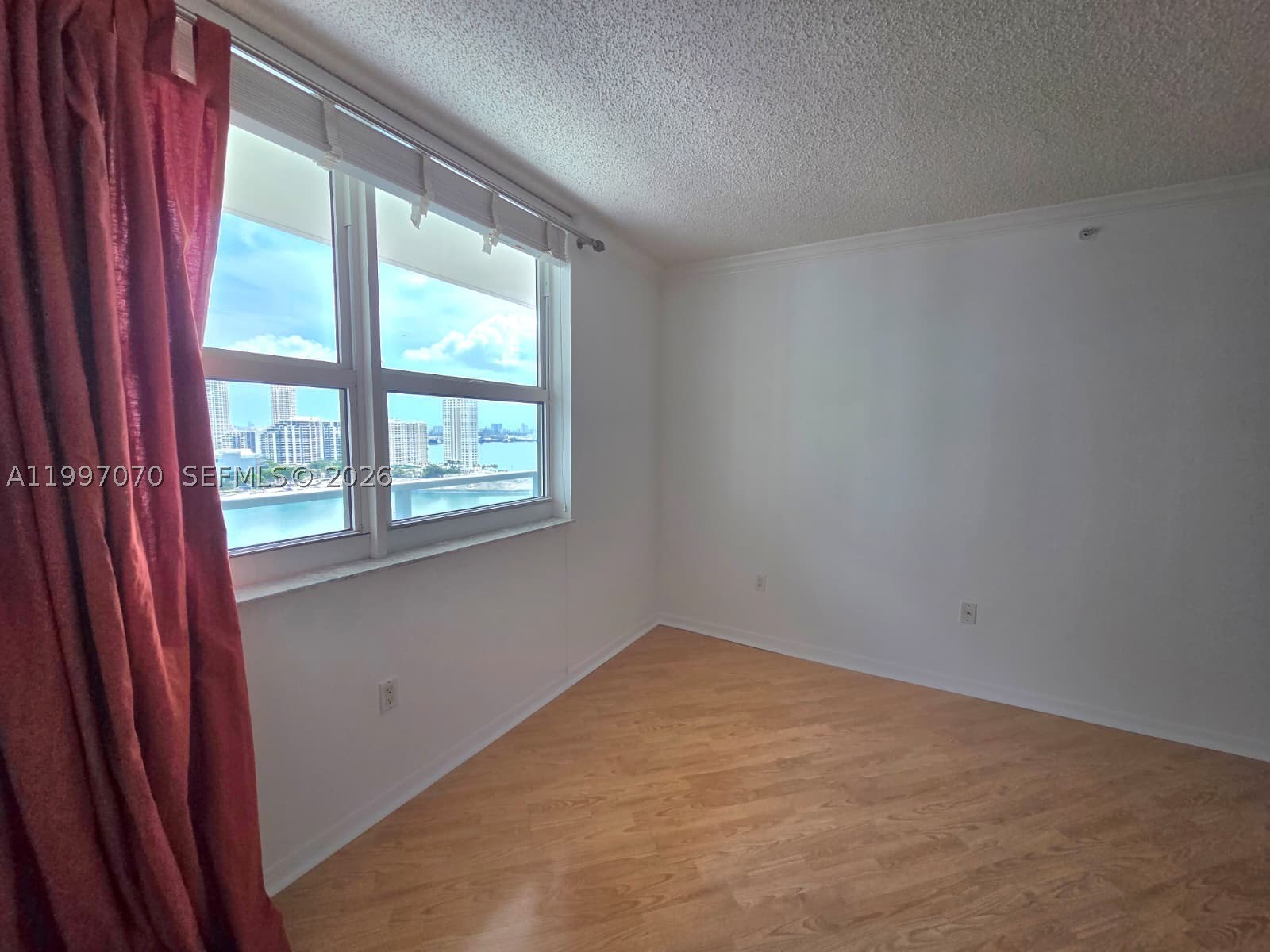 1155 Brickell Bay Dr #2006, Miami FL 33131