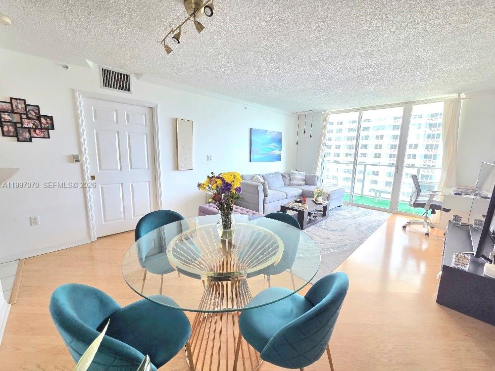 1155 Brickell Bay Dr #2006, Miami FL 33131