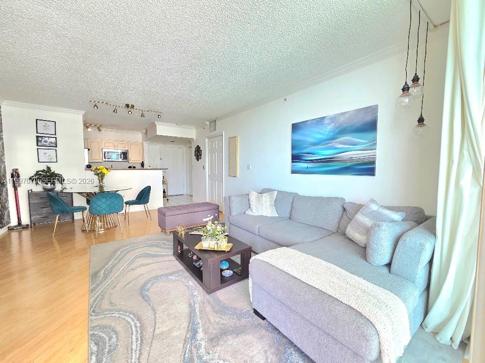 1155 Brickell Bay Dr #2006, Miami FL 33131