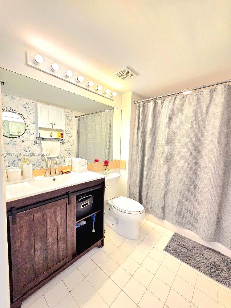 1155 Brickell Bay Dr #2006, Miami FL 33131