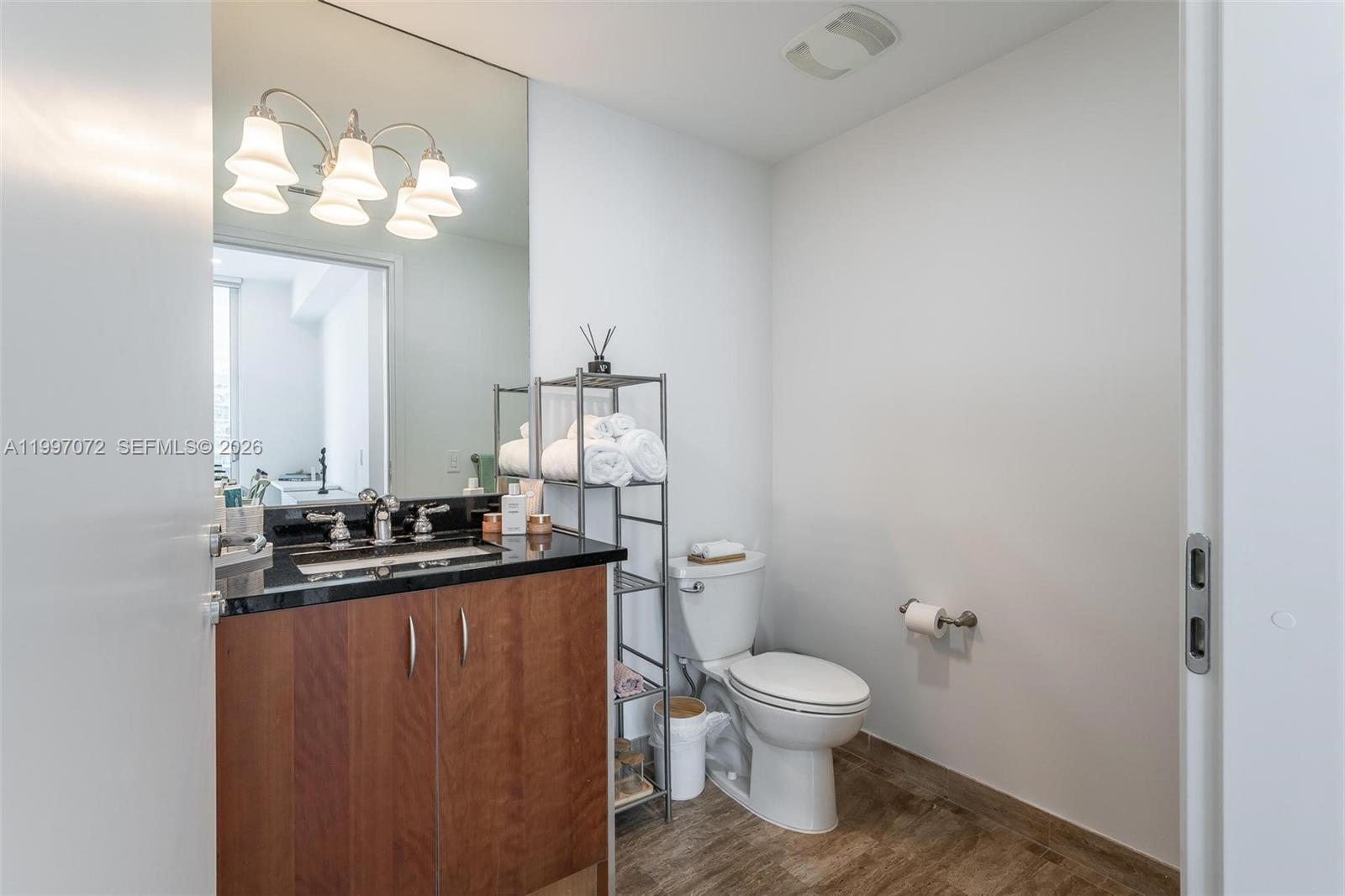 300 S Biscayne Blvd #T-3607, Miami FL 33131