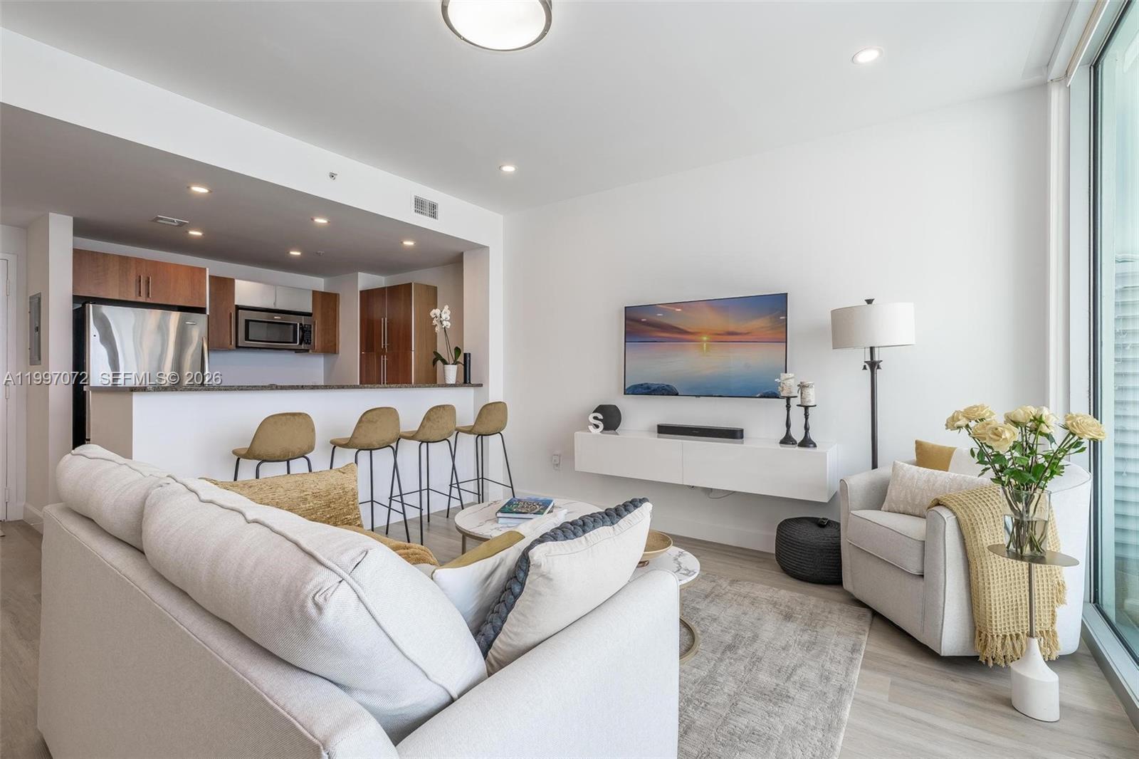 300 S Biscayne Blvd #T-3607, Miami FL 33131
