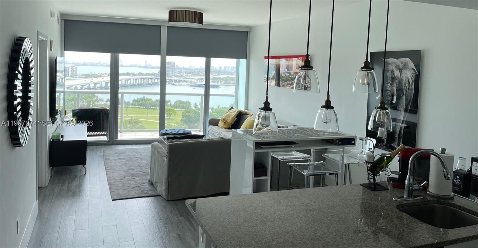888 Biscayne Blvd #1810, Miami FL 33132