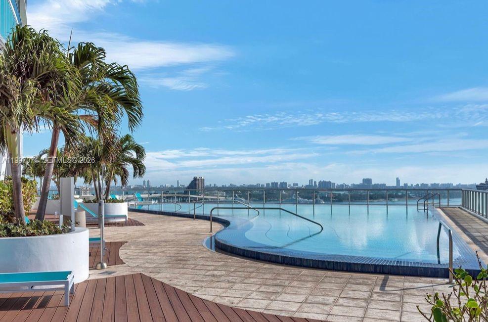 888 Biscayne Blvd #1810, Miami FL 33132