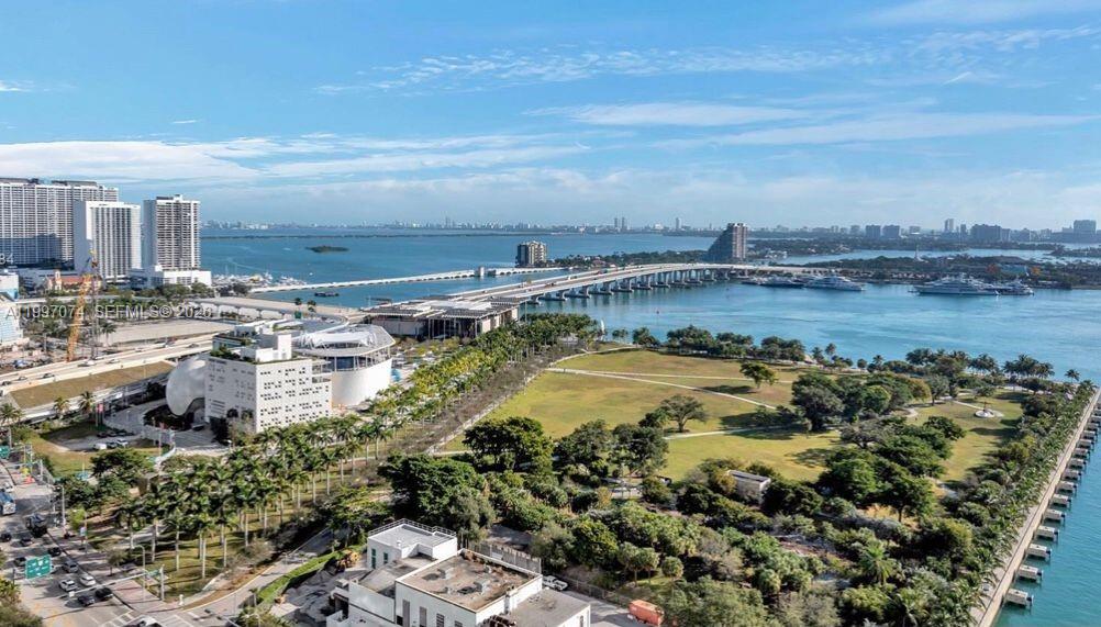 888 Biscayne Blvd #1810, Miami FL 33132