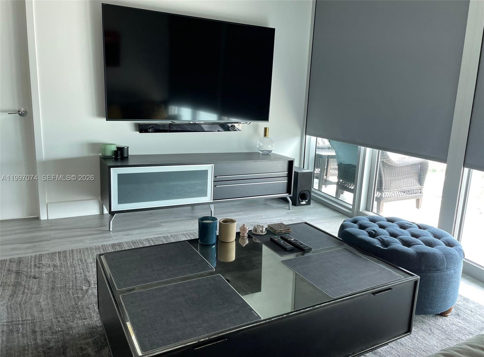 888 Biscayne Blvd #1810, Miami FL 33132
