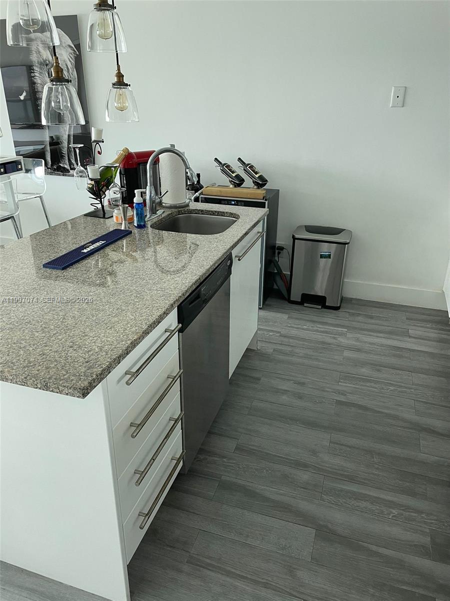888 Biscayne Blvd #1810, Miami FL 33132