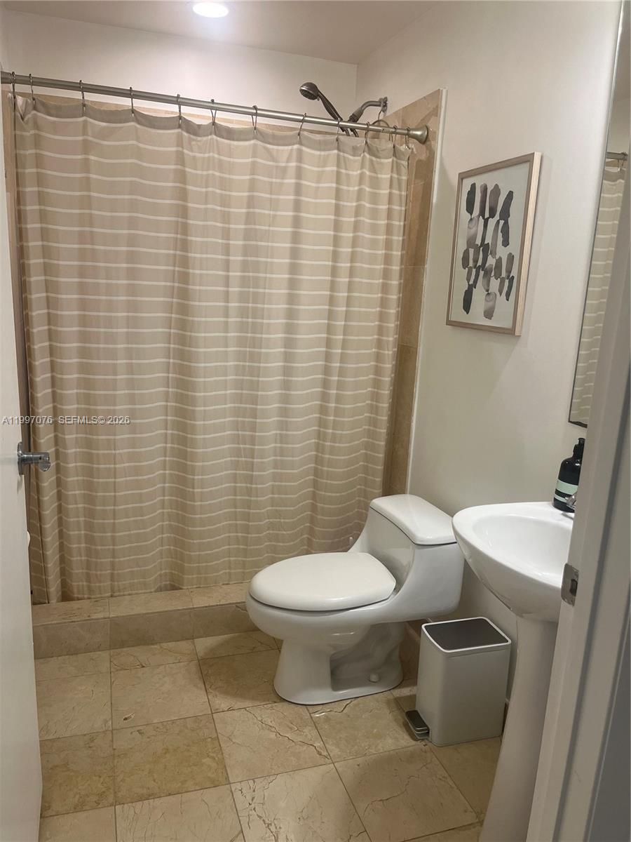 3330 NE 190th St #1615, Aventura FL 33180