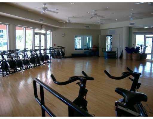 3330 NE 190th St #1615, Aventura FL 33180