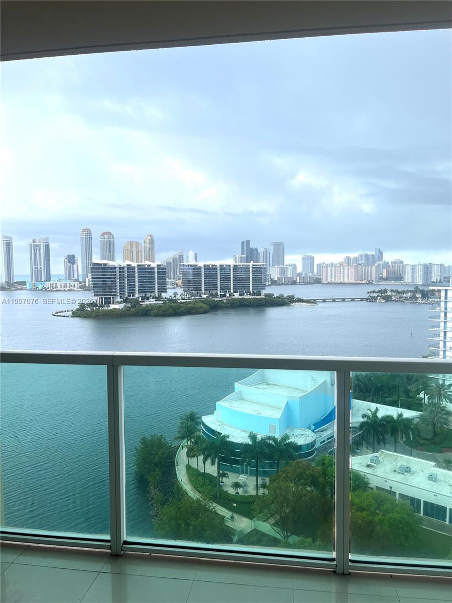 3330 NE 190th St #1615, Aventura FL 33180