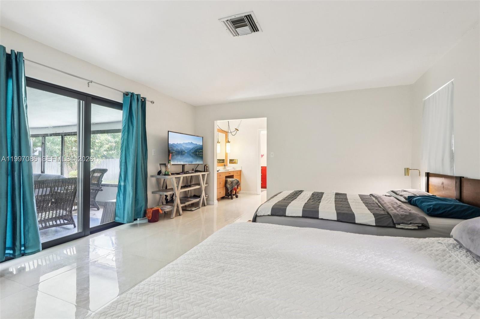 314 NE 85th St, El Portal FL 33138