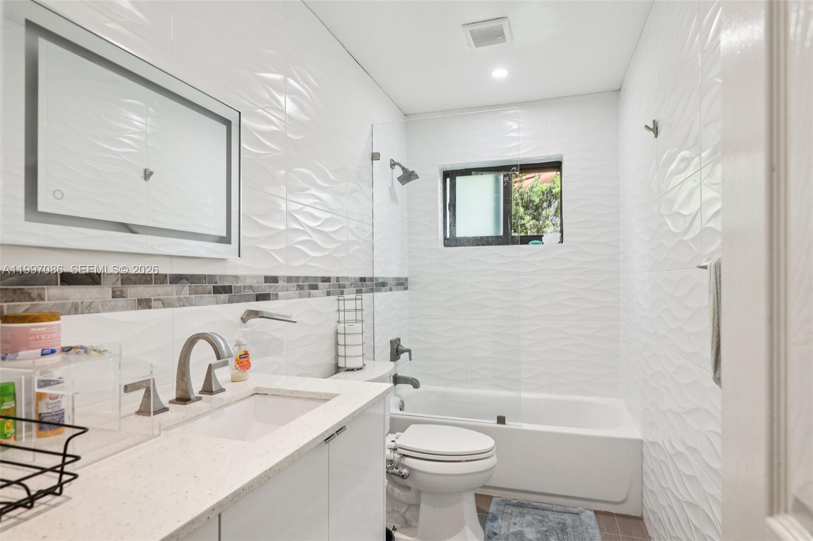 314 NE 85th St, El Portal FL 33138