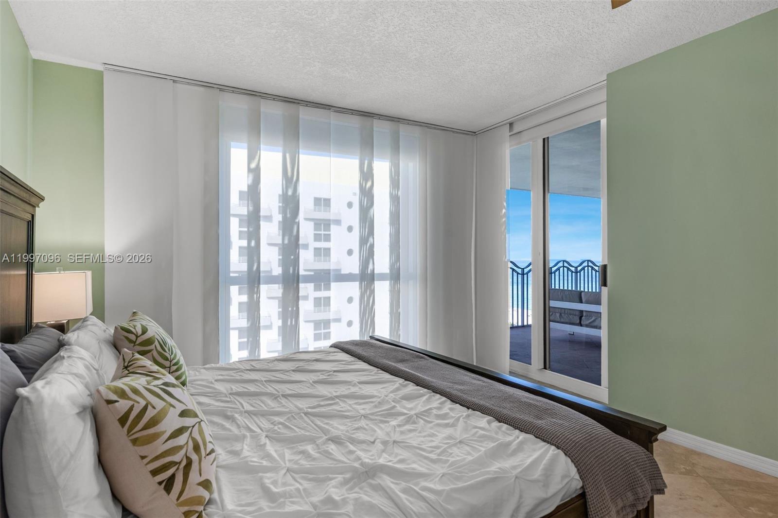 1500 Ocean Dr #PH-05, Miami Beach FL 33139