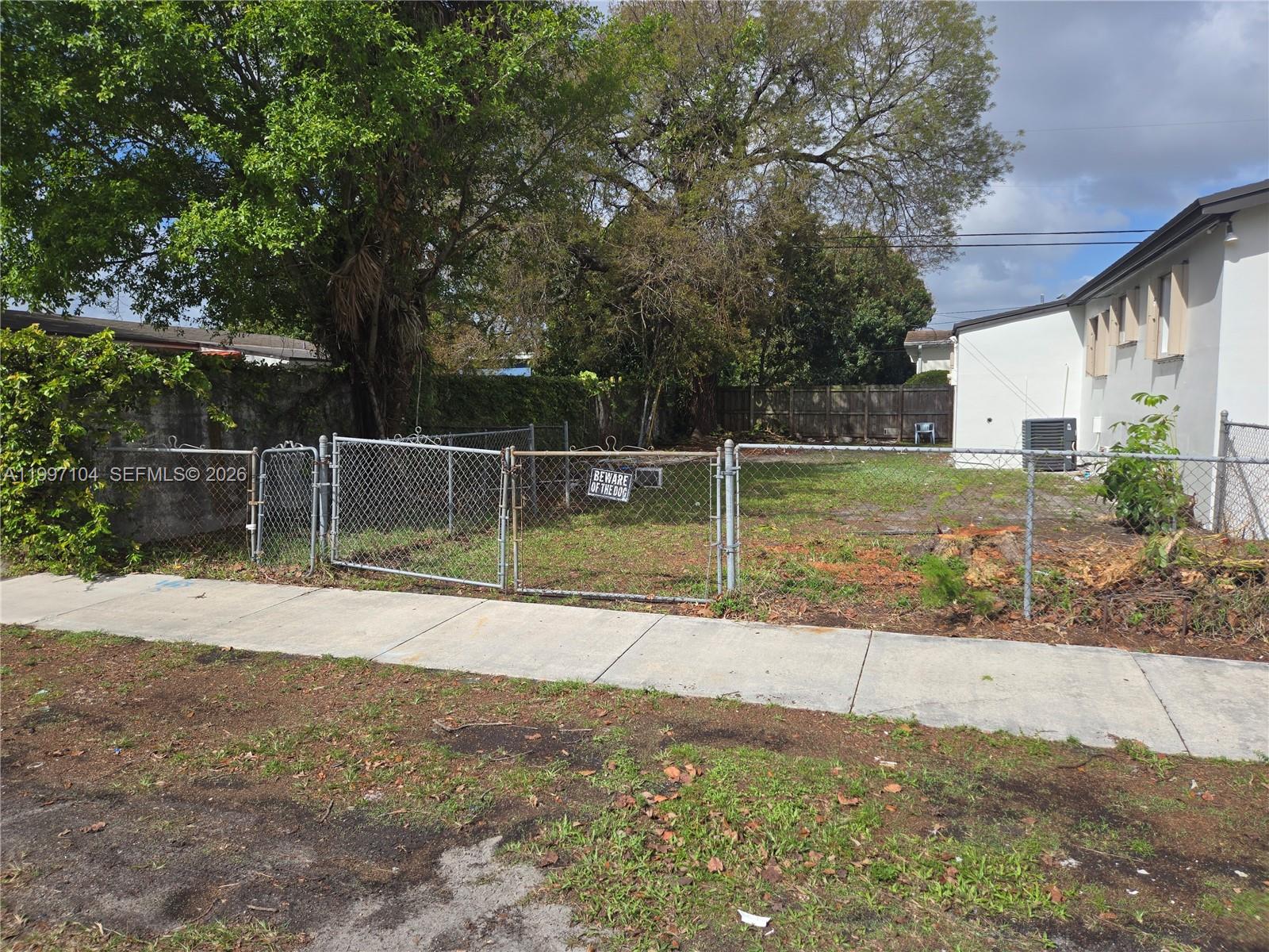 7840 SW 23rd St, Miami FL 33155