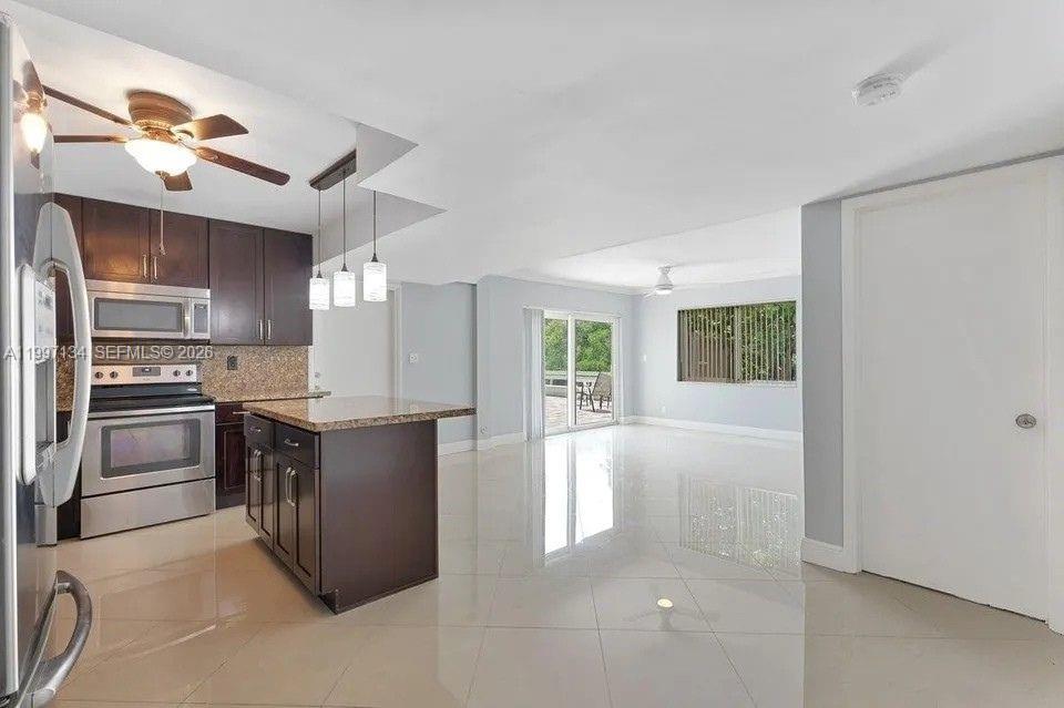 1400 NE 54th St #102, Fort Lauderdale FL 33334