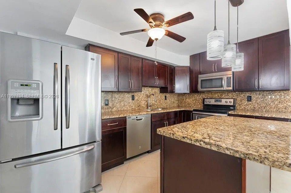1400 NE 54th St #102, Fort Lauderdale FL 33334