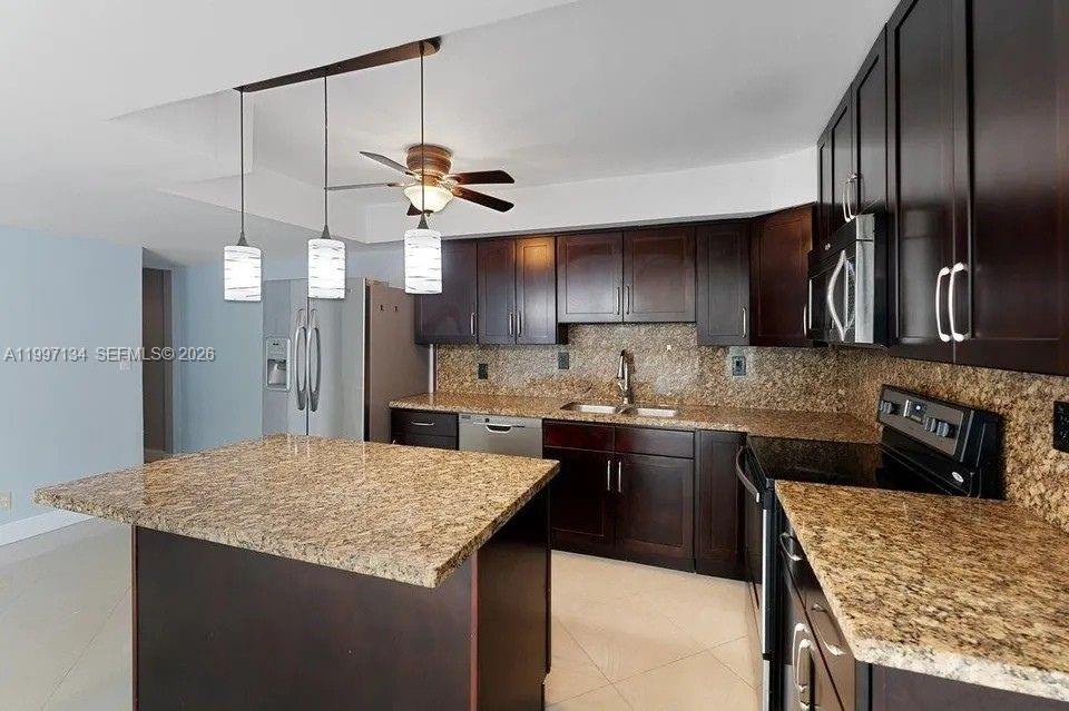 1400 NE 54th St #102, Fort Lauderdale FL 33334