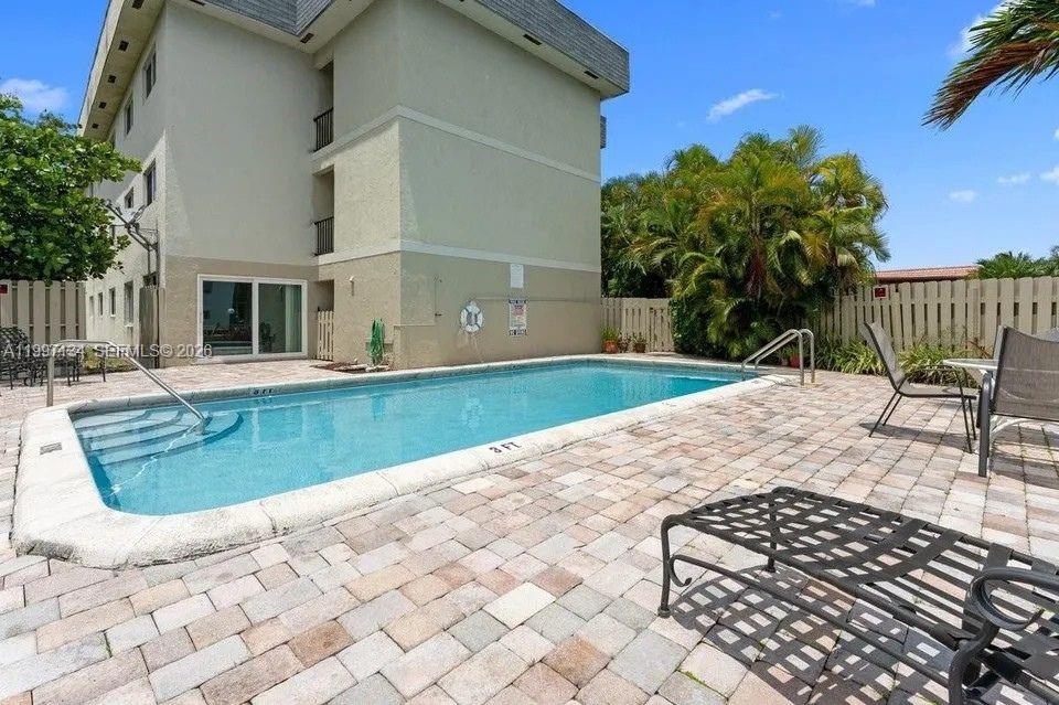 1400 NE 54th St #102, Fort Lauderdale FL 33334