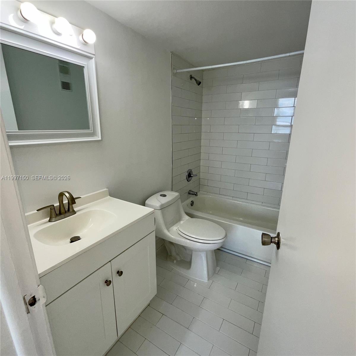 770 Claughton Island Dr #1715, Miami FL 33131