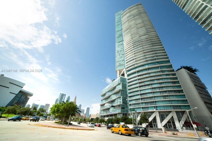 888 Biscayne Blvd #2211, Miami FL 33132