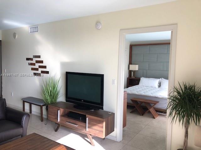 50 BISCAYNE BLVD #502, Miami FL 33132