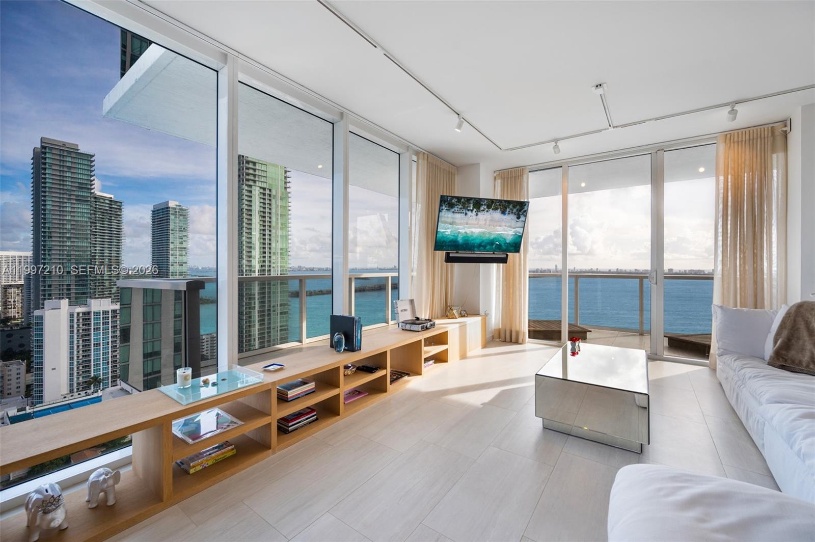 600 NE 27th St #3201, Miami FL 33137