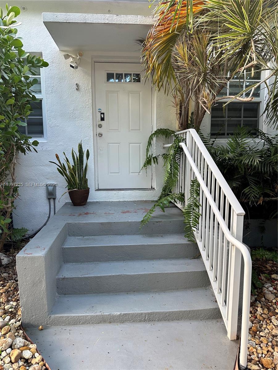 8401 Crespi Blvd #3, Miami Beach FL 33141