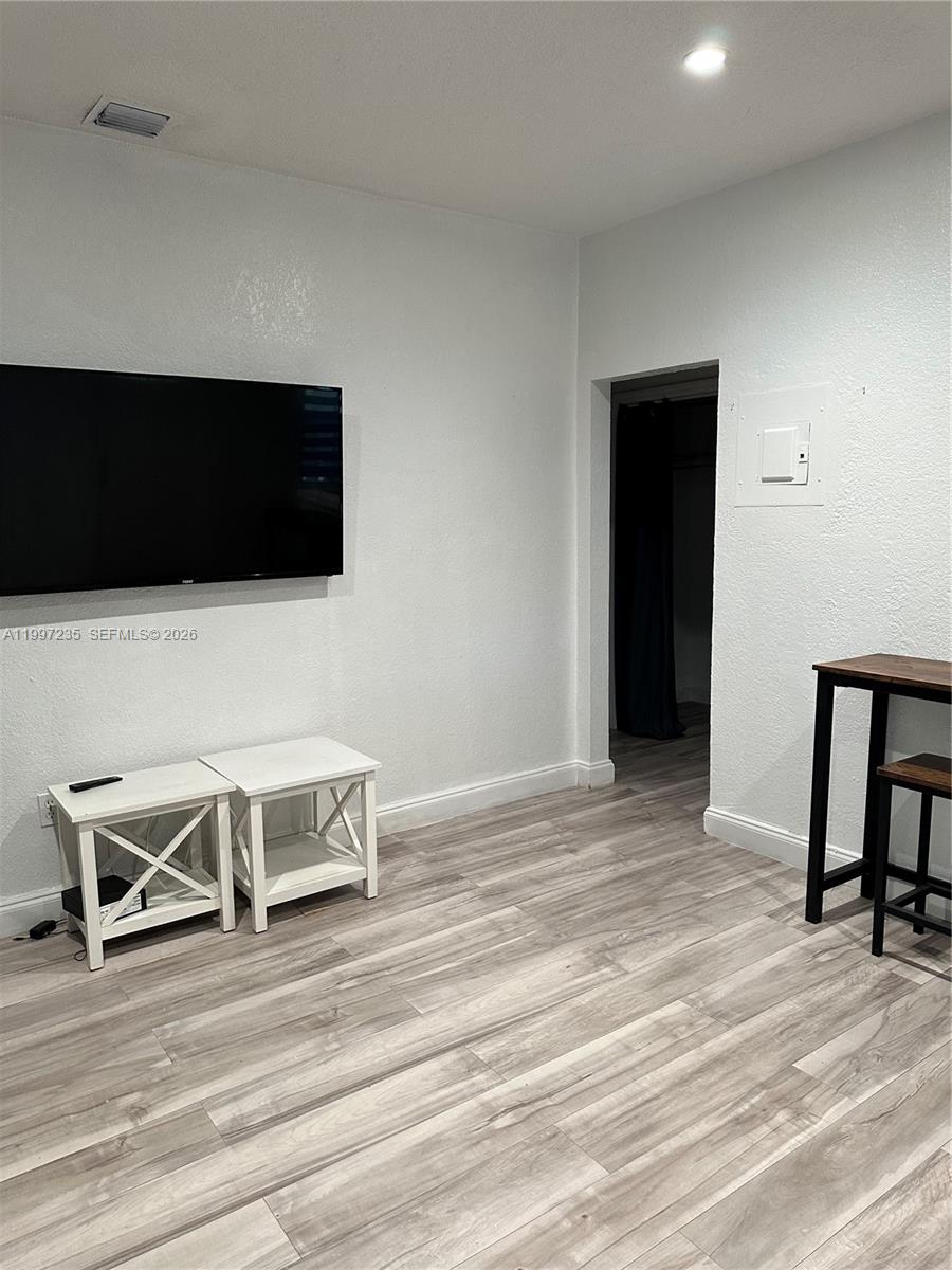 8401 Crespi Blvd #3, Miami Beach FL 33141