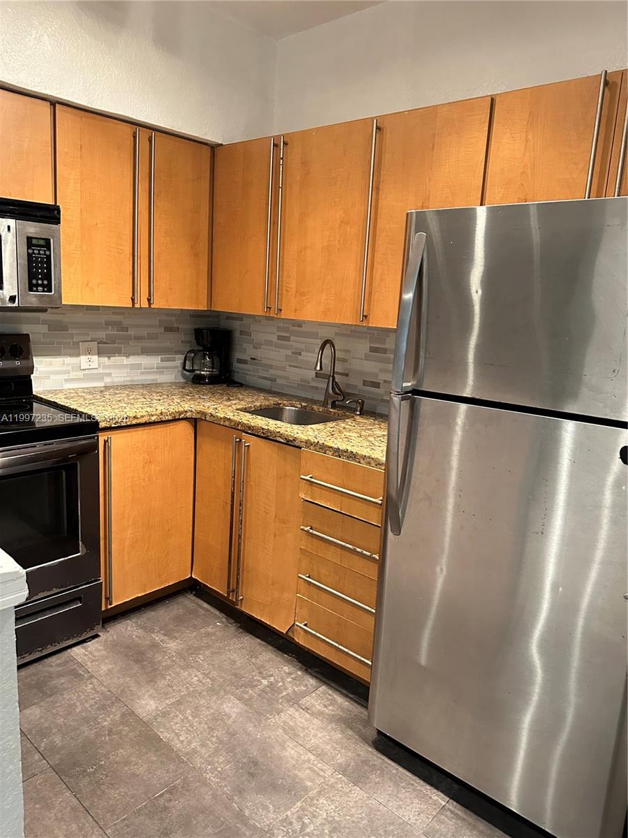 8401 Crespi Blvd #3, Miami Beach FL 33141