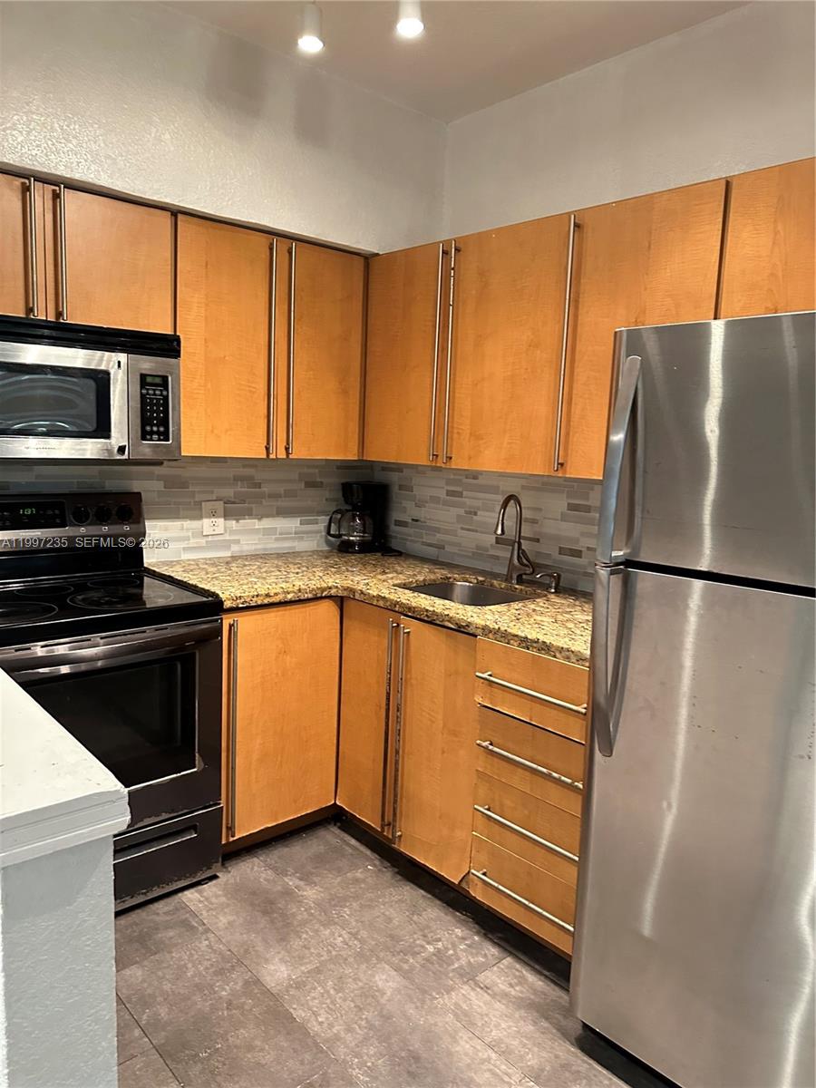 8401 Crespi Blvd #3, Miami Beach FL 33141