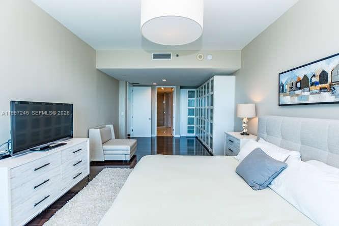 100 S Pointe Dr #3101, Miami Beach FL 33139