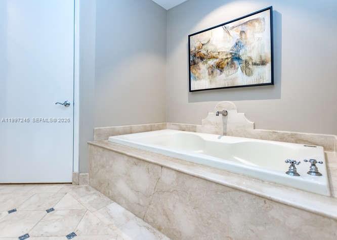 100 S Pointe Dr #3101, Miami Beach FL 33139