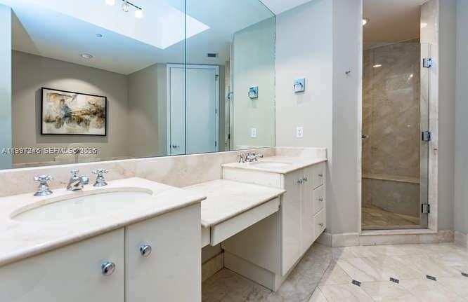 100 S Pointe Dr #3101, Miami Beach FL 33139