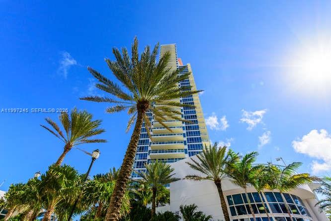 100 S Pointe Dr #3101, Miami Beach FL 33139
