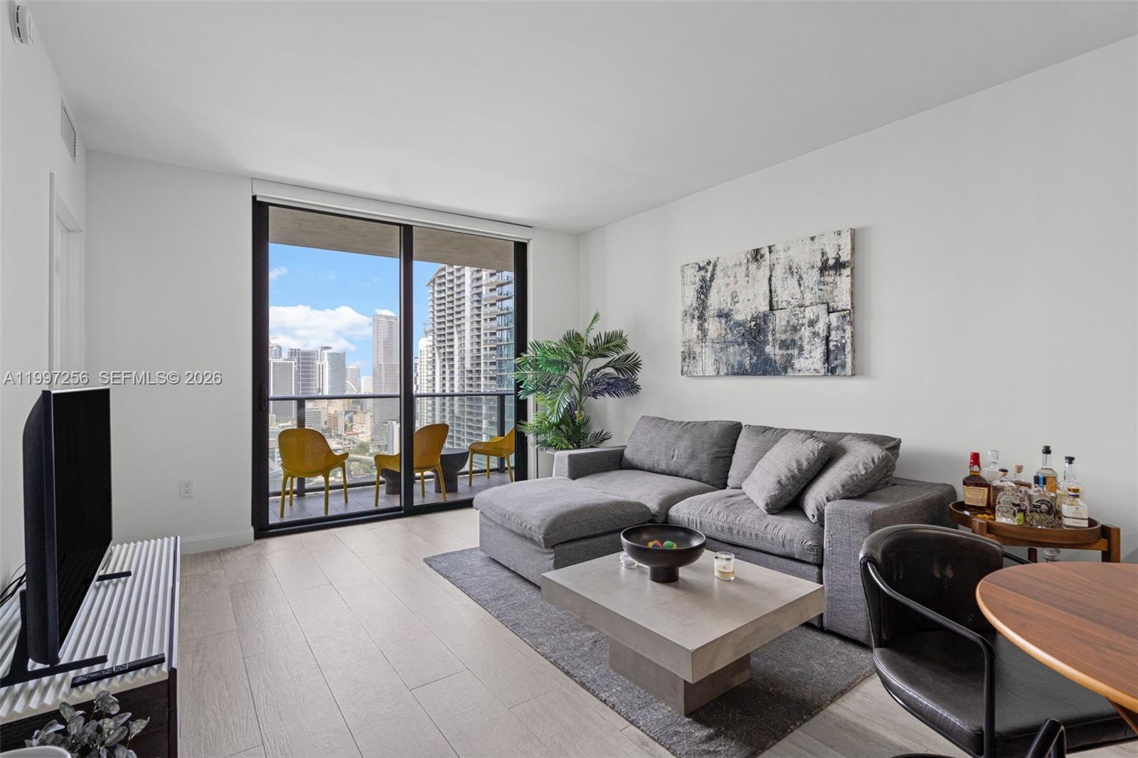 45 SW 9th St #2910, Miami FL 33130