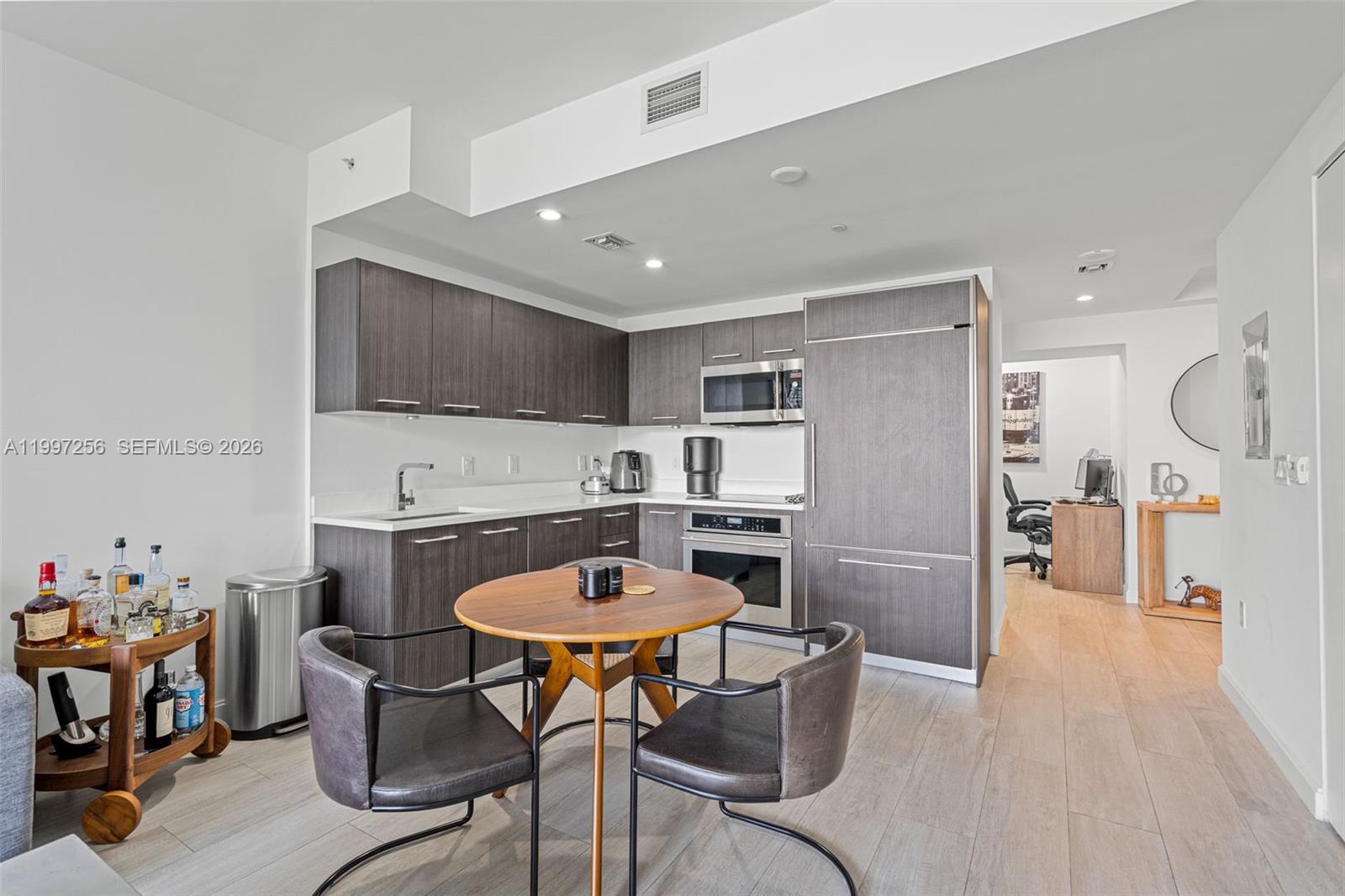 45 SW 9th St #2910, Miami FL 33130