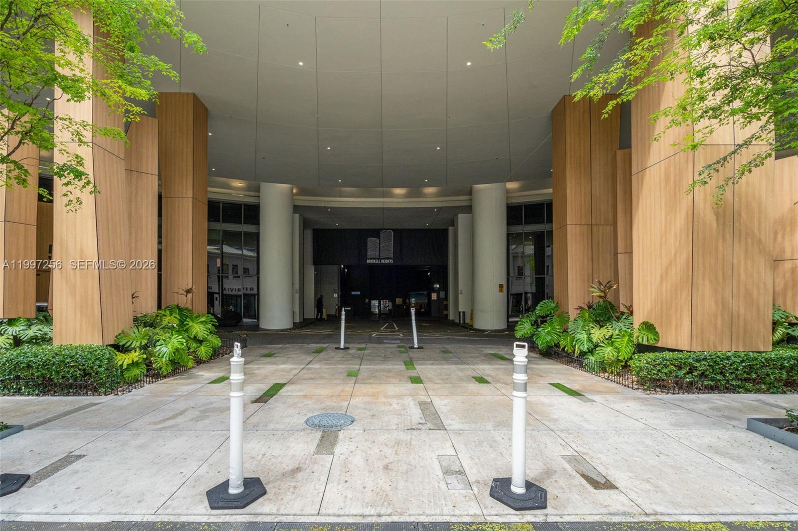 45 SW 9th St #2910, Miami FL 33130