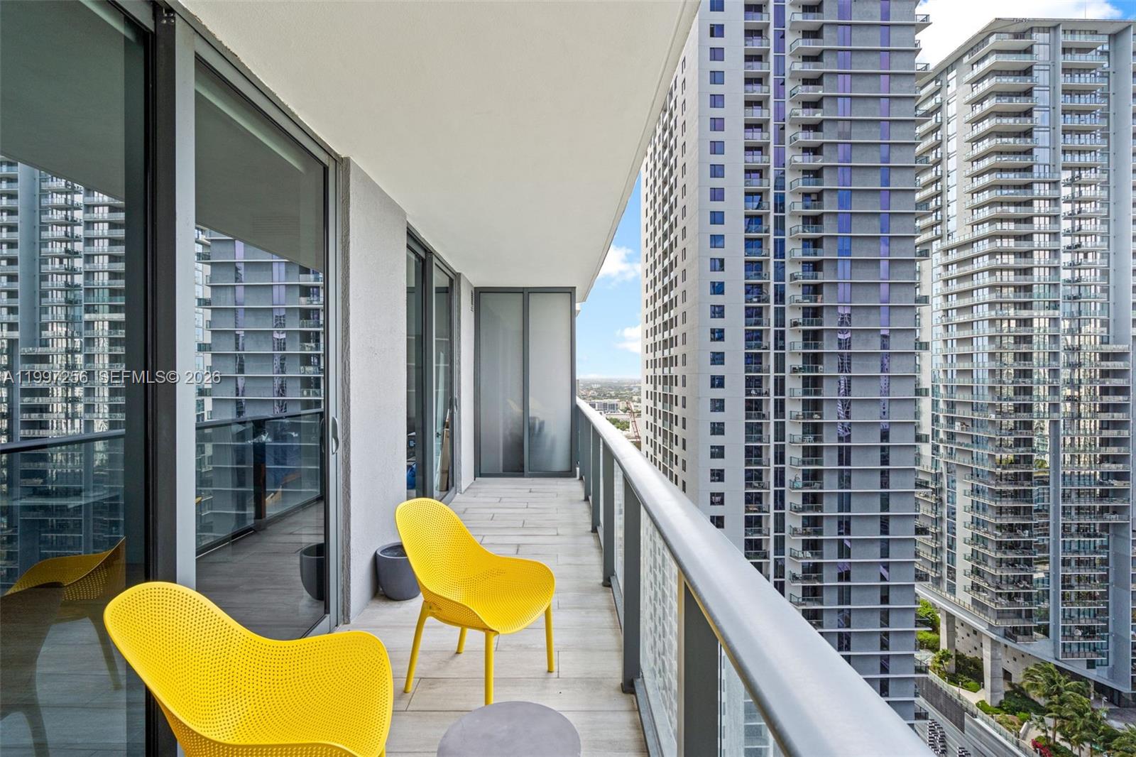 45 SW 9th St #2910, Miami FL 33130