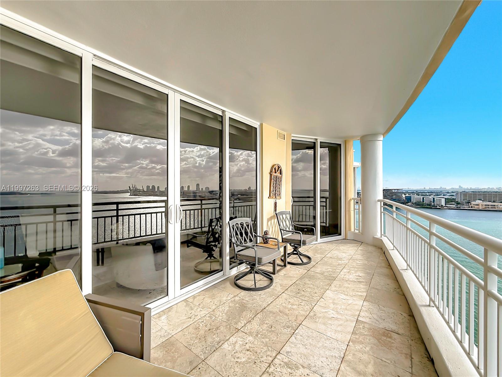 808 Brickell Key Dr #2002, Miami FL 33131