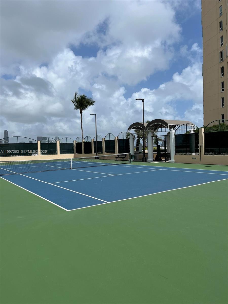 808 Brickell Key Dr #2002, Miami FL 33131
