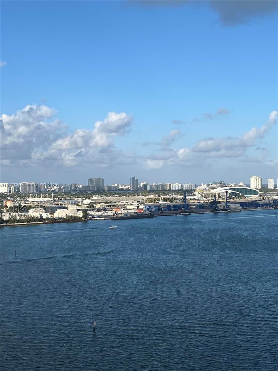 808 Brickell Key Dr #2002, Miami FL 33131